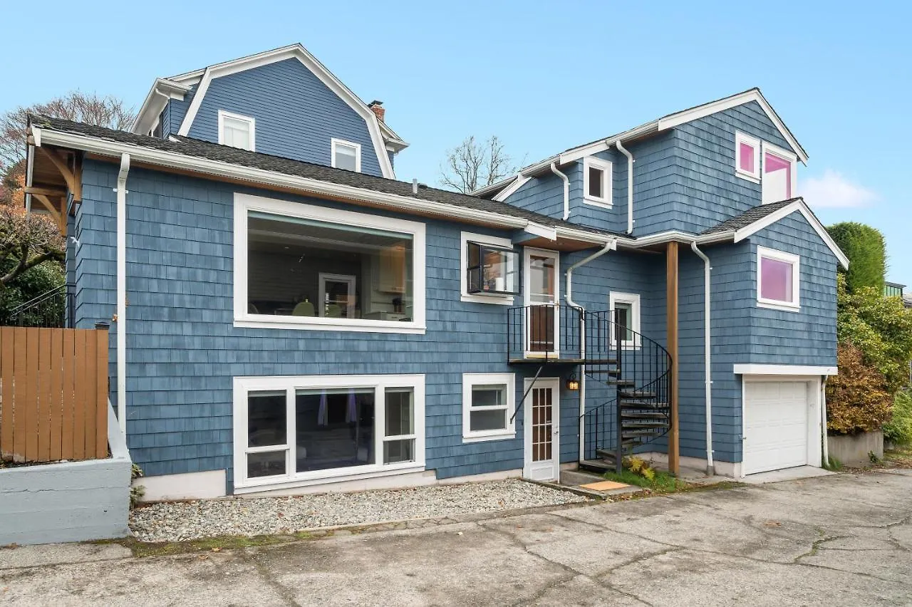 Lovely Magnolia Home 0*, Seattle United States