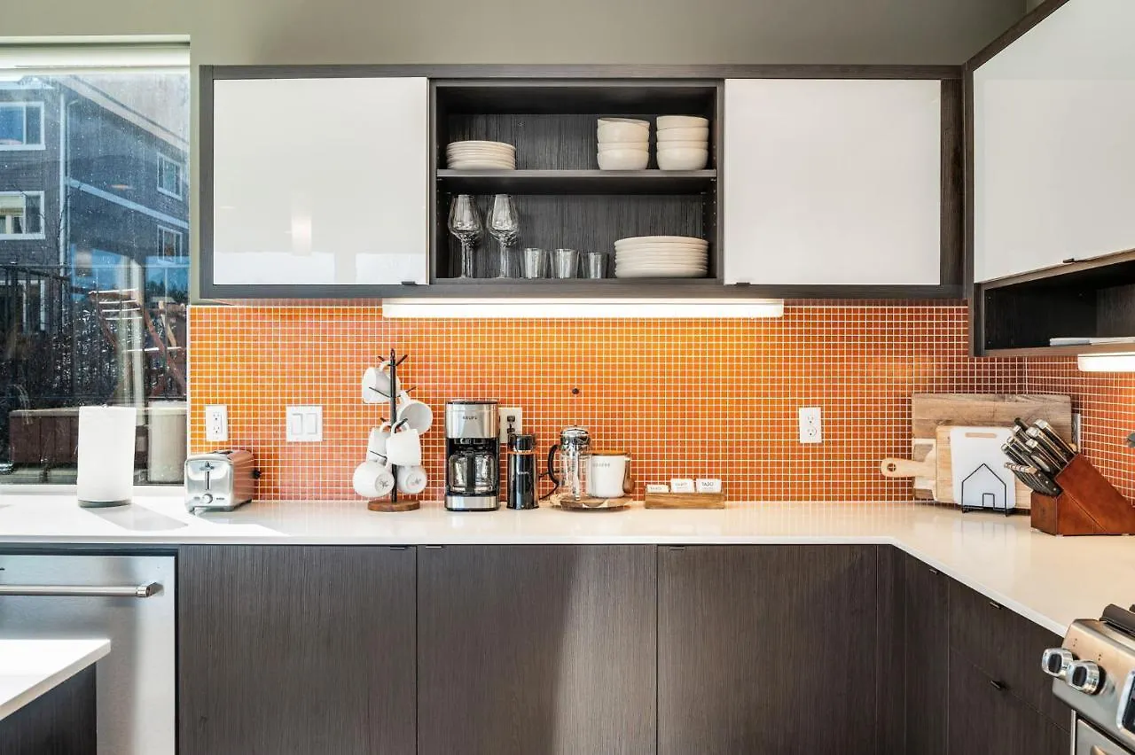 Lovely Magnolia Home 0*, Seattle United States