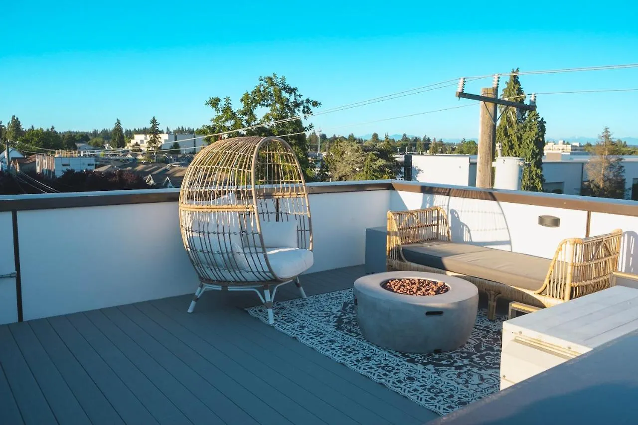 Lovely Magnolia Home Seattle